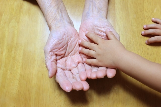 老人と子供.jpg